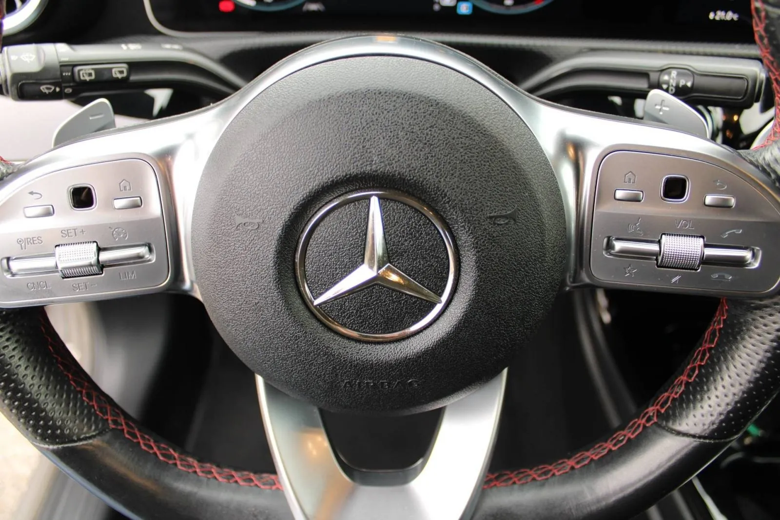 mercedes-benz klasa a 180d amg automatik *panorama,led,navigacija* - slika 13