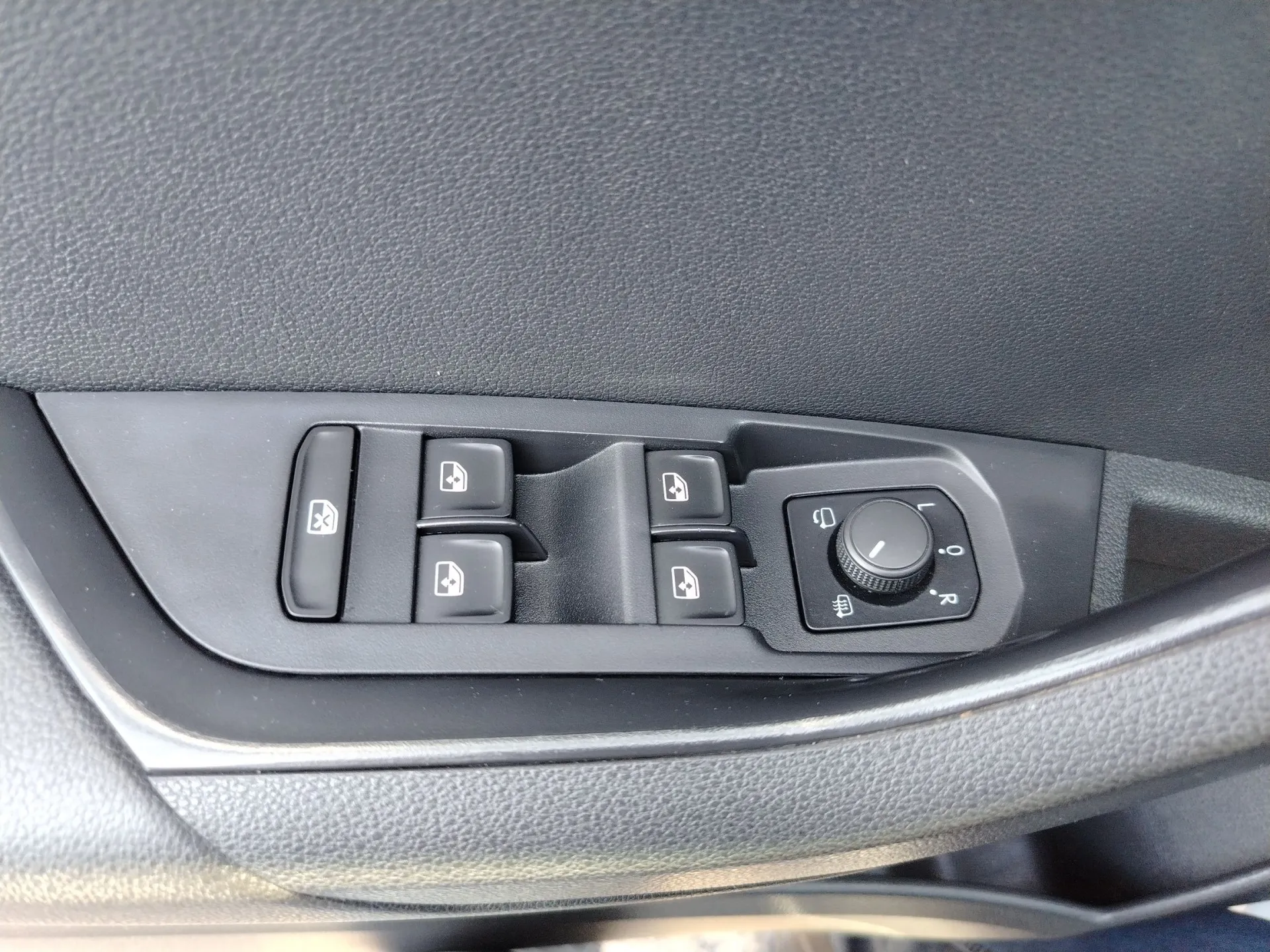 škoda karoq 2.0 tdi dsg ambition - slika 20