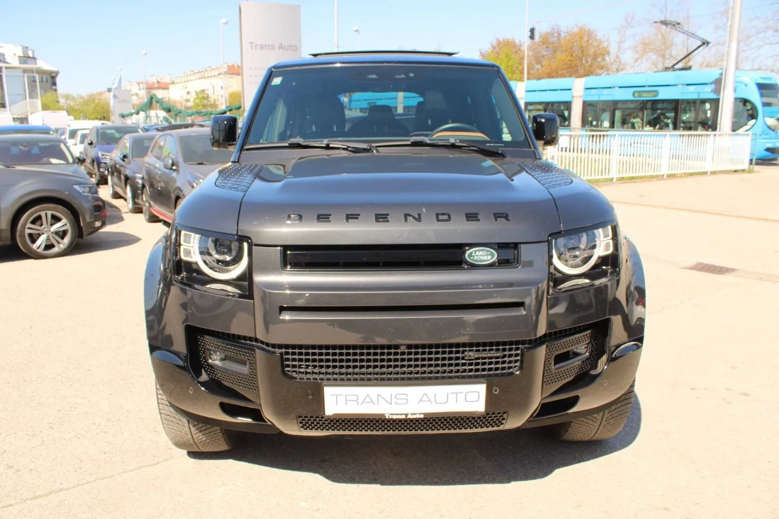 land rover defender 110 x-dynamic hse 3.0d 300ks awd - slika 2