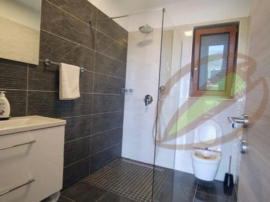 istra, labin, nova kuća s bazenom i pogledom na more - slika 10