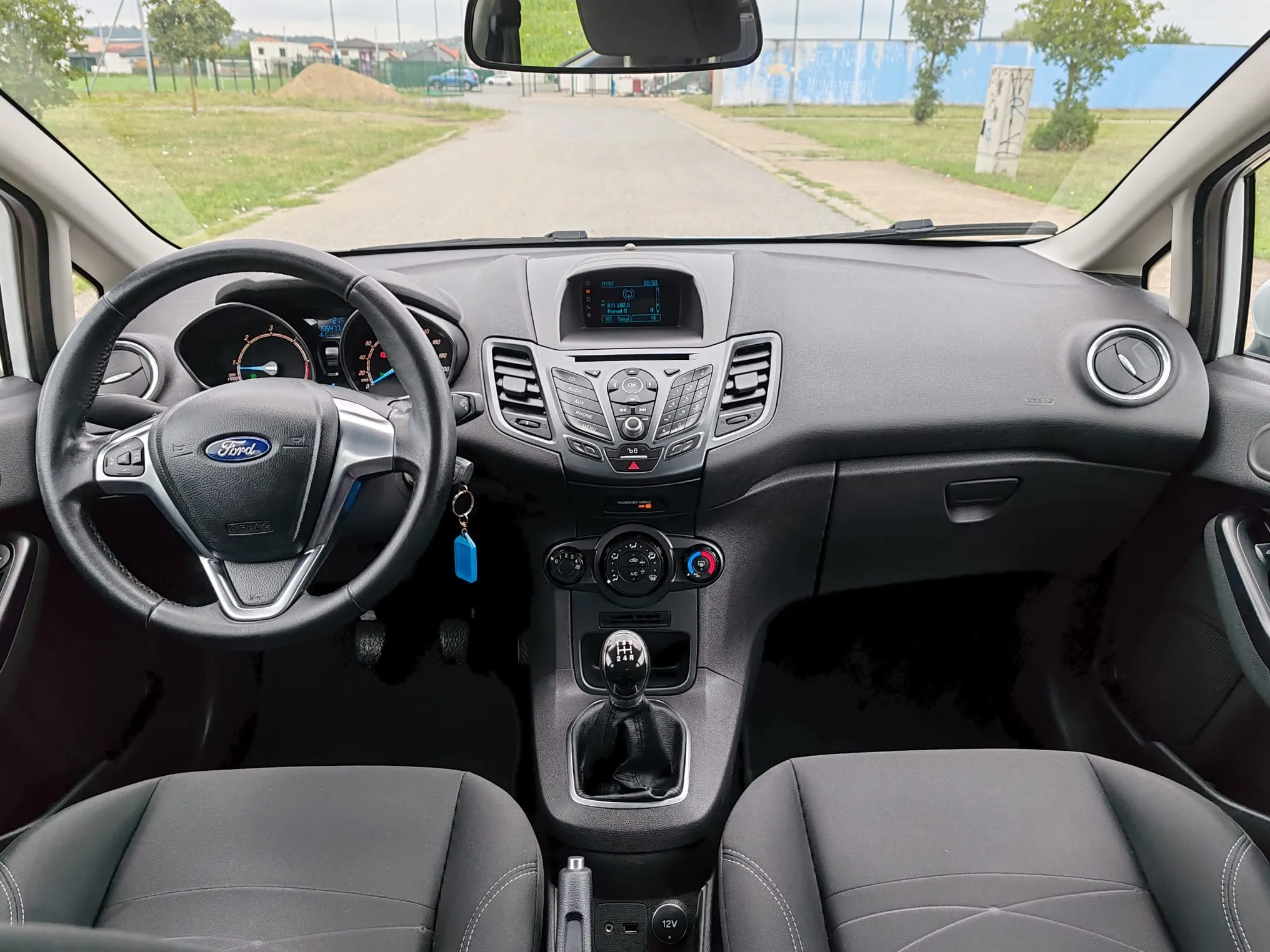 ford fiesta 1,5 tdci , 2015 g, 155tkm ,kartice - slika 14