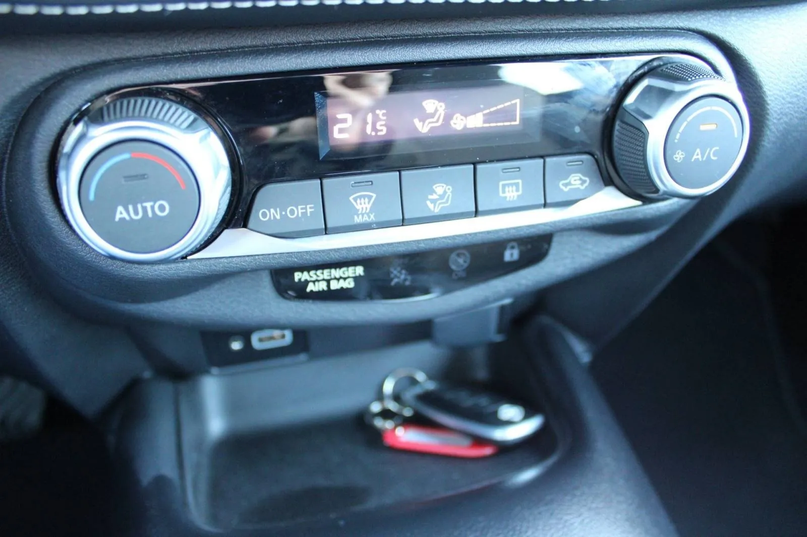 nissan juke 1.0 dig-t automatik n-connecta *kamera* - slika 19