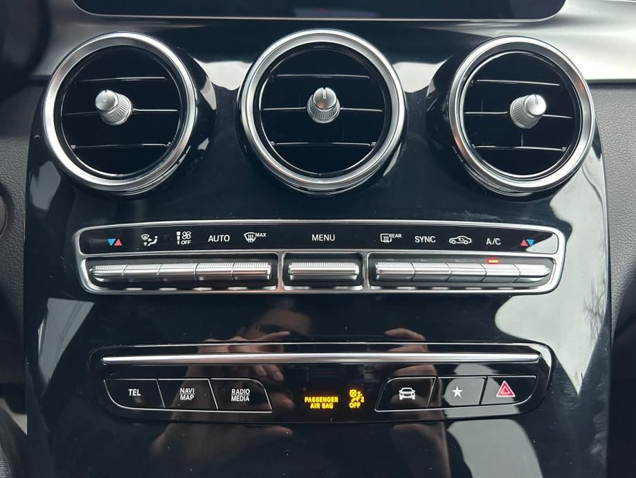 mercedes glc 200 4matic - model 2022 - navi - kamera - reg 1 god !!! - slika 17