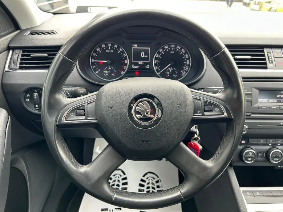 škoda octavia sw 1,6 tdi - 149.000km - servisna - odlična - reg 1 god! - slika 12