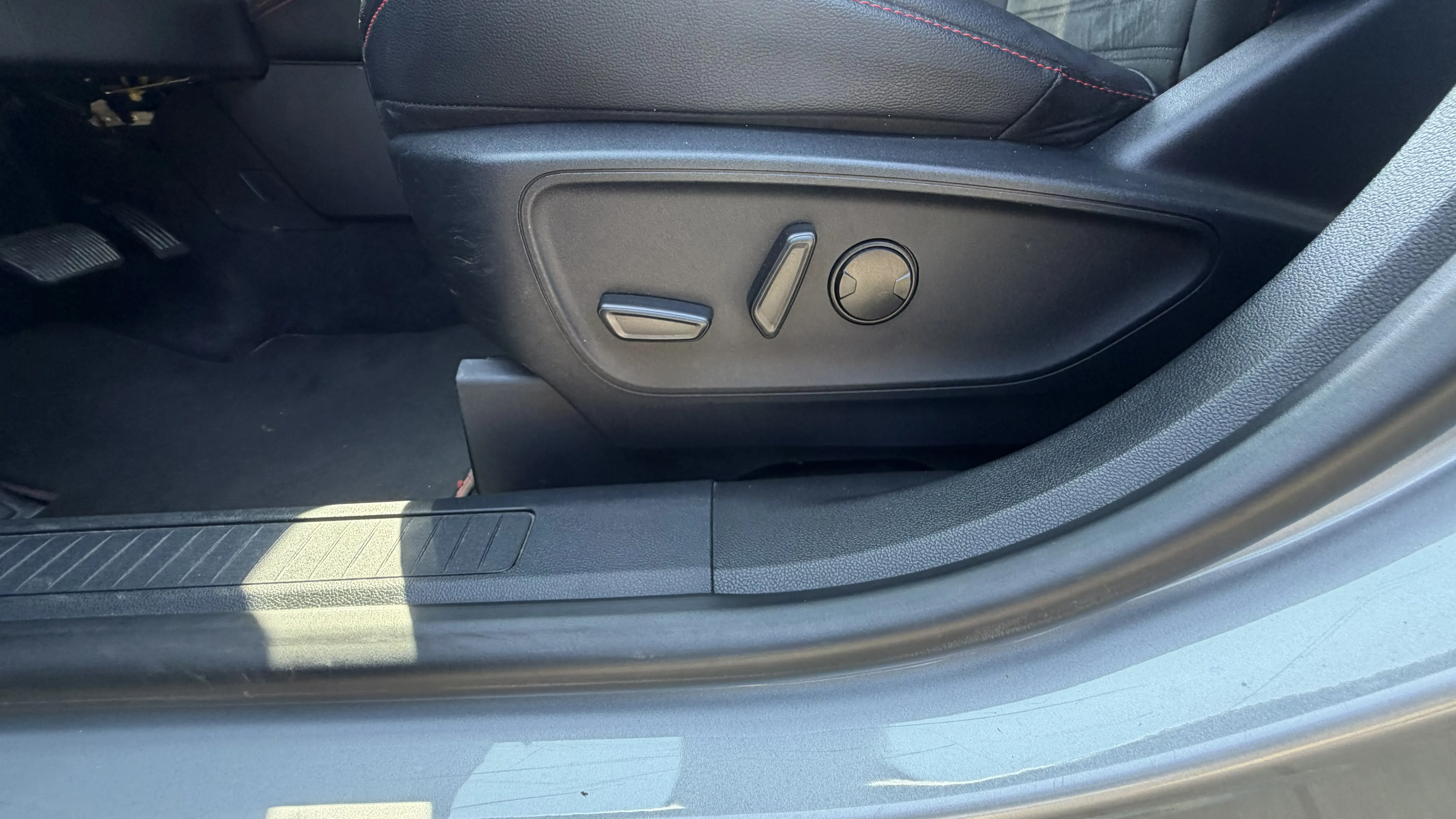 ford kuga 2,5 phev; st-line x oprema. 11/2021 (još uvijek u garanciji) - slika 21