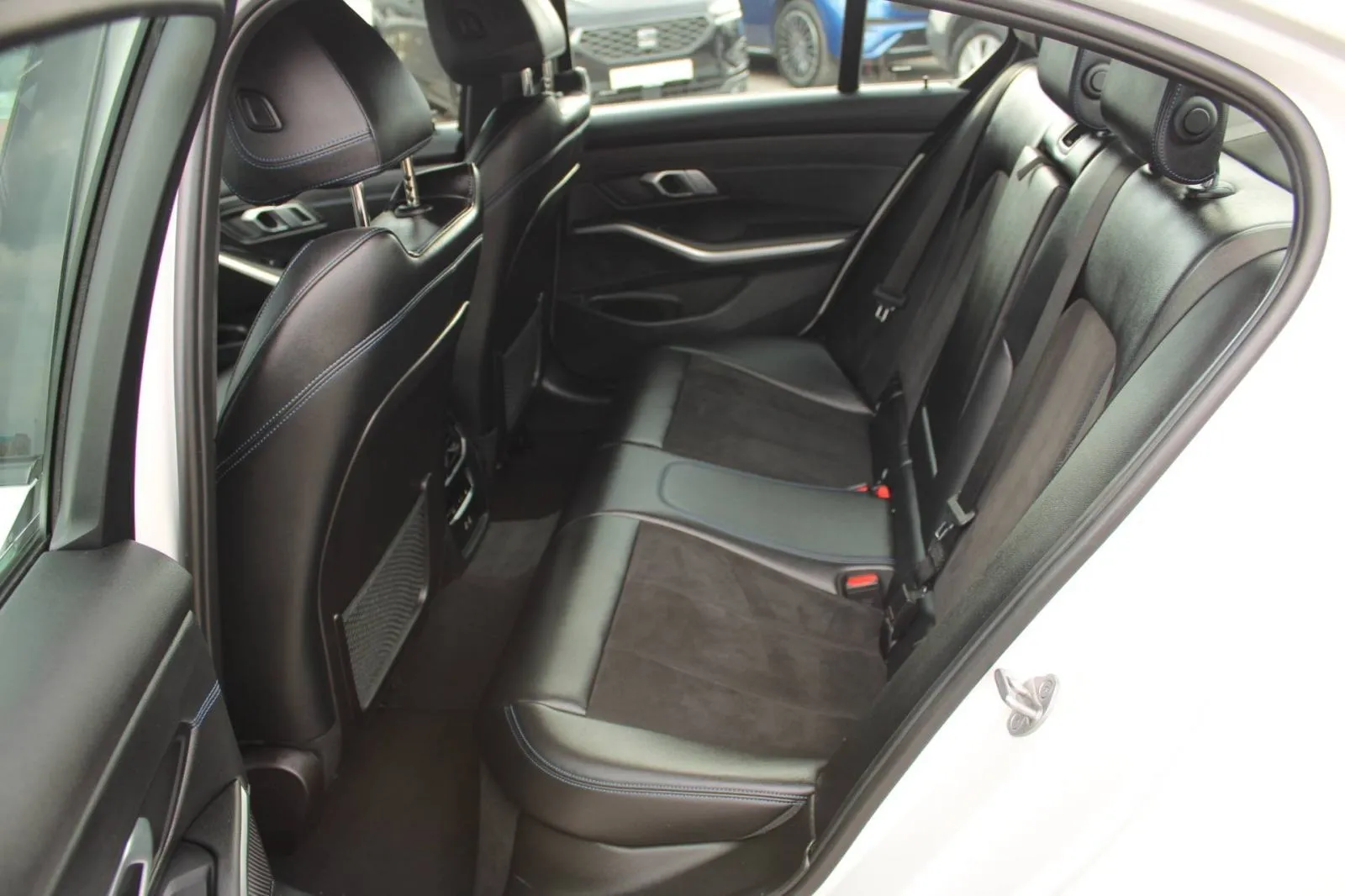 bmw serija 3 318i automatik m paket *led, navigacija, kamera* - slika 20