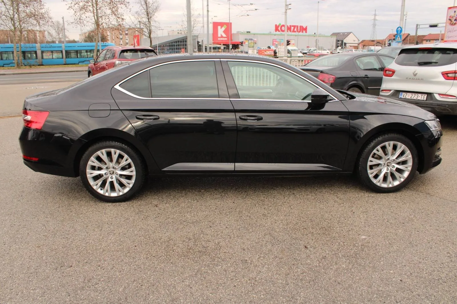 škoda superb 2.0 tdi dsg business *led, navigacija, kamera* - slika 4