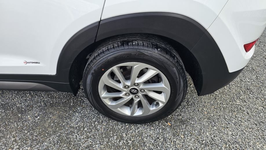 hyundai tucson 1.7 crdi,xenon,panorama,navigacija,kamera,gr.sj,alu 17, - slika 3