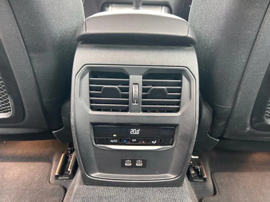 bmw 318i 2022.,servisna, park senz, virtual navi, led, front asist - slika 19