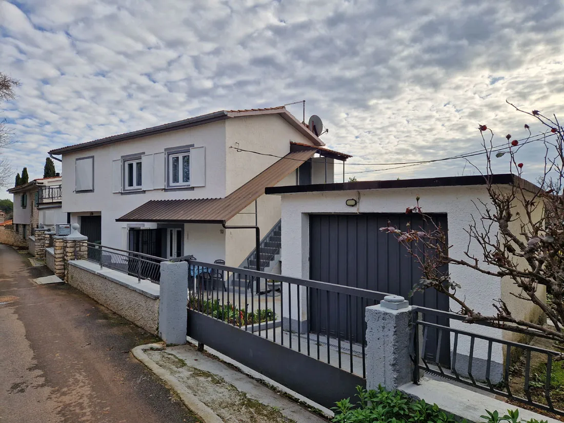 prodaja, kuća u okolici poreča ca.120m2 sa dvije garaže, kop-784 - slika 2