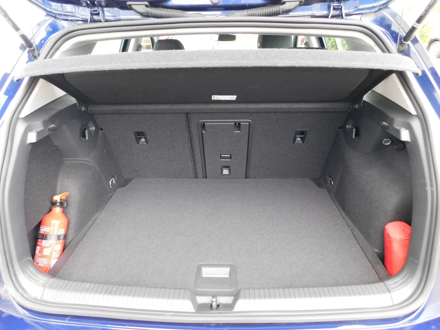 12545 volkswagen golf 1.0 tsi life - slika 15