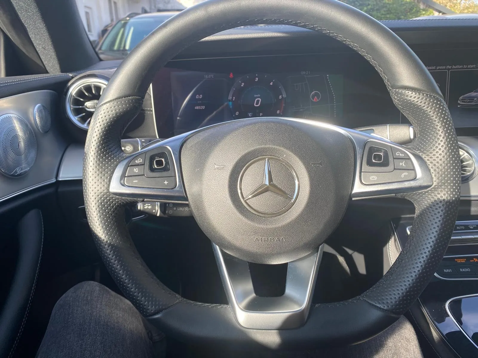 mercedes-benz e220d coupe amg-line 4matic, panorama, 4xgarancija - slika 15