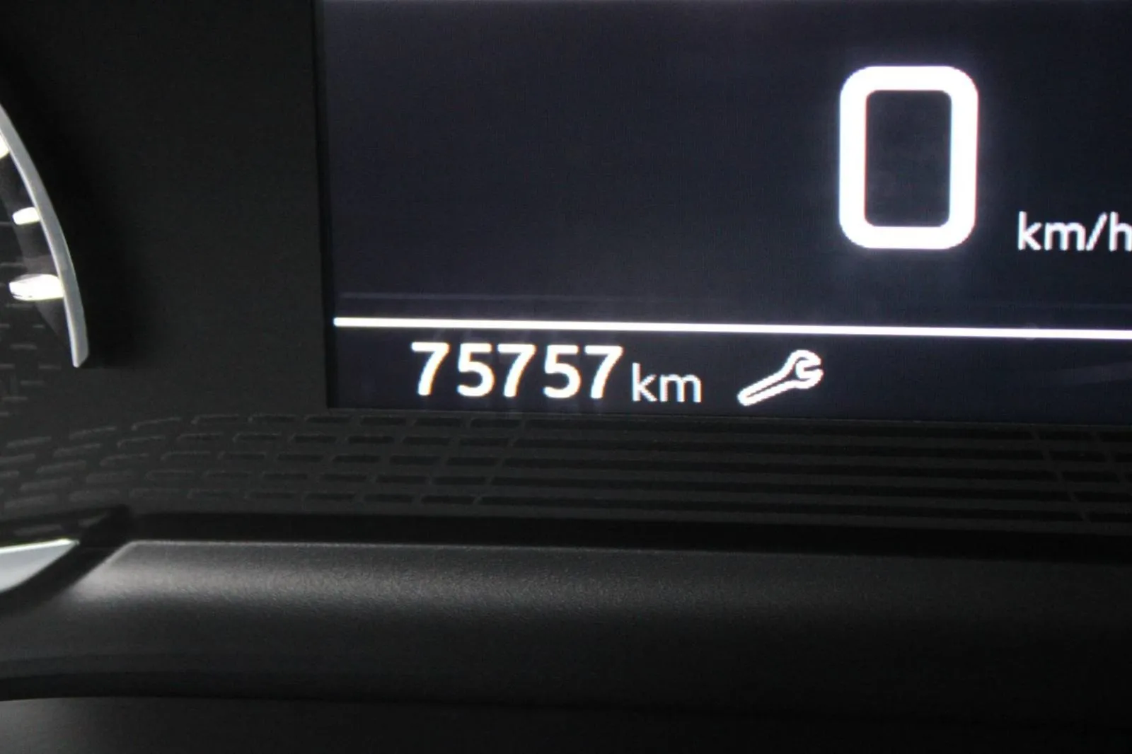 peugeot 2008 1.2 puretech automatik *led, navigacija* - slika 21