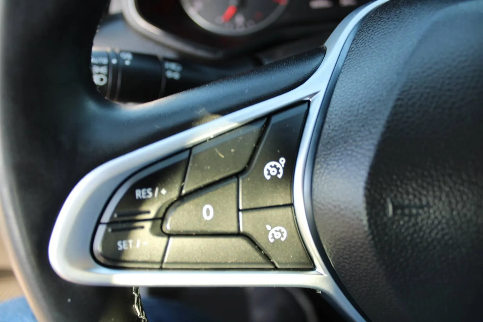 renault clio 1.0 tce equilibre - slika 15