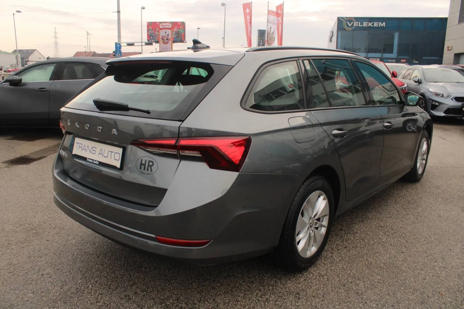 škoda octavia combi 2.0 tdi dsg *led, navigacija* - slika 5