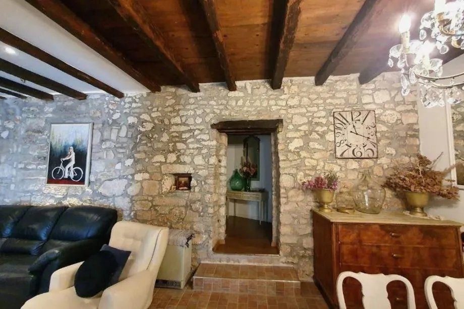 poreč 4 km -kamena kuća sa dva stana na prodaji (prodaja) - slika 3