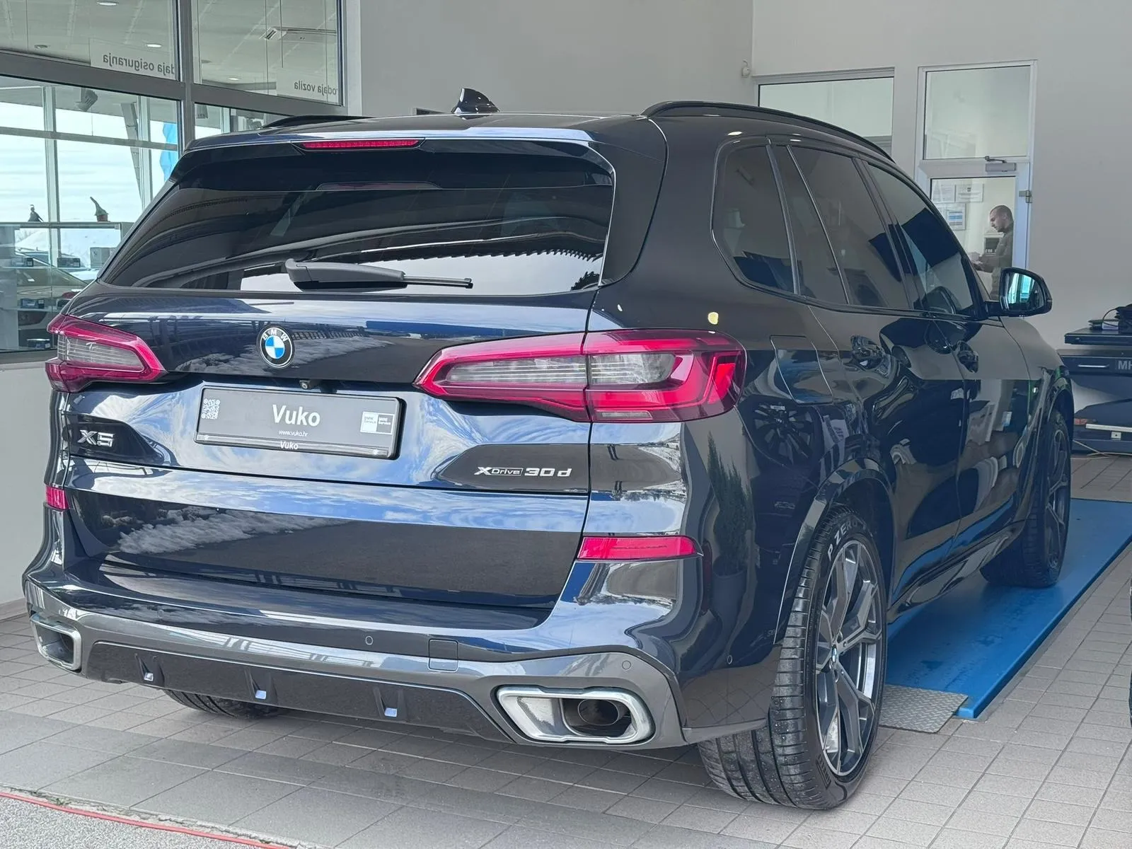 bmw x5 xdrive30d m sport - slika 4