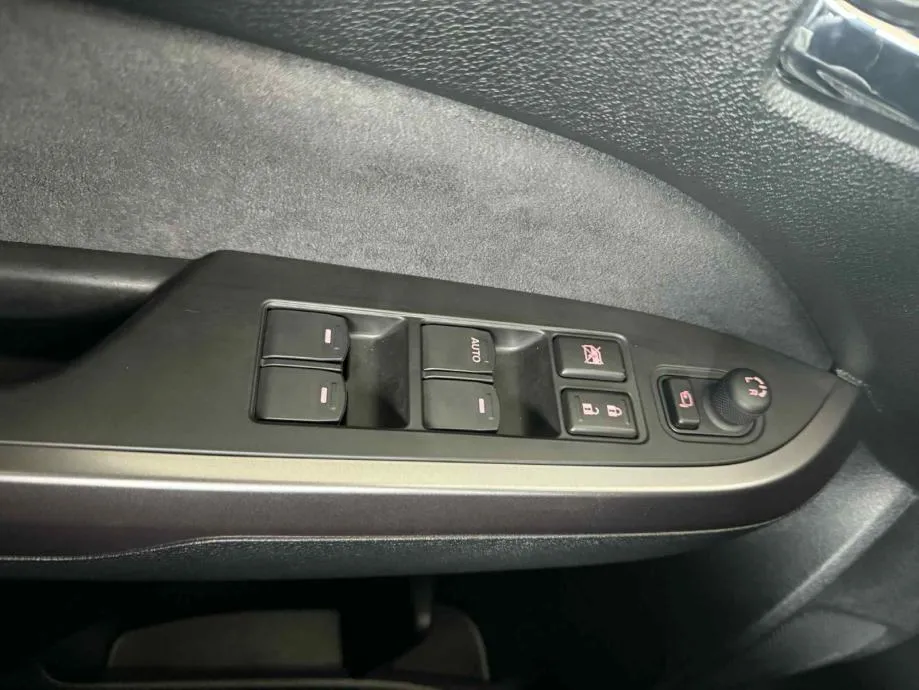 suzuki vitara 1,4 glx elegance 2wd - demo automobil - slika 13
