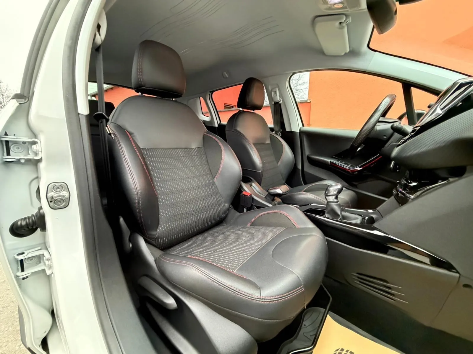 peugeot 2008 1.2 puretech •2018.g.•gt line•kamera•leasingbezučešća - slika 12