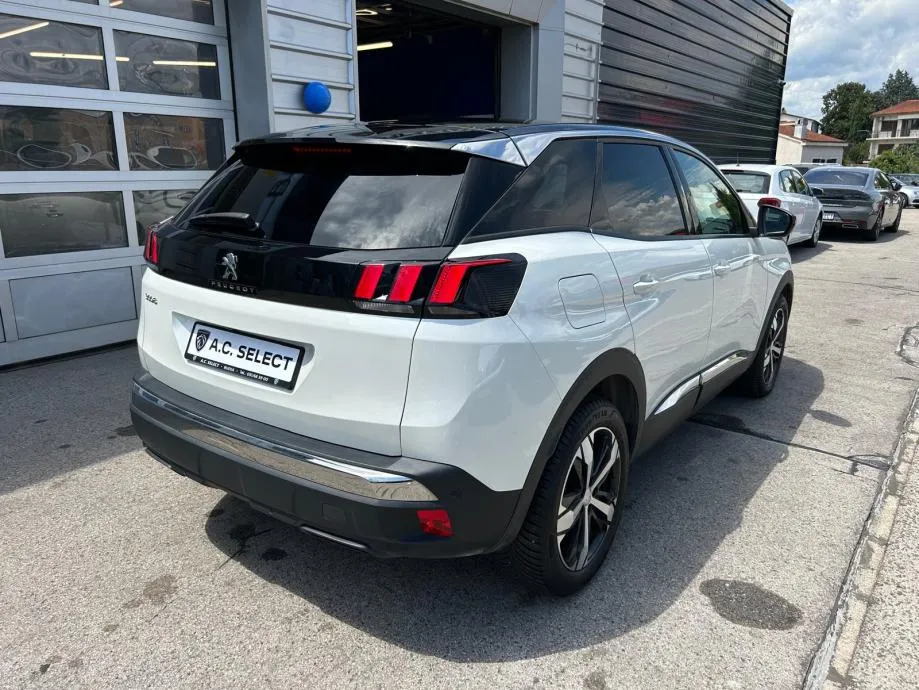 peugeot 3008 allure business bluehdi 130 eat8 - 2023 - 30.000 km - slika 4
