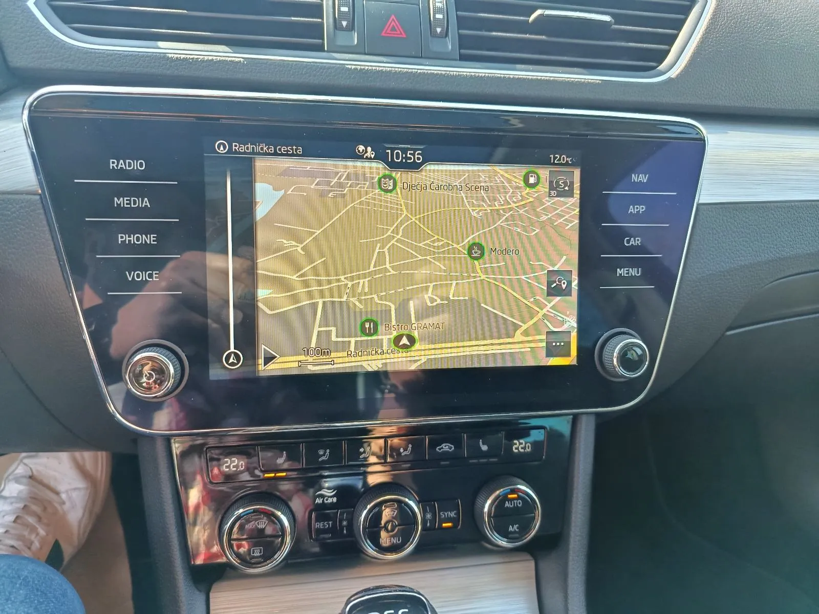 škoda superb 2,0 tdi ,do 2 godine jamstva,u sustavu pdv-a. - slika 12