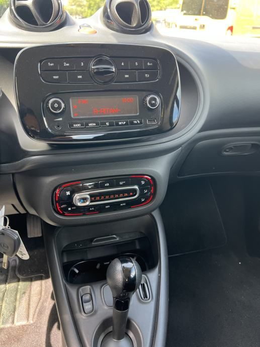 smart eq fortwo akcija ,12/2021, u sustavu pdv-a, reg.06/2025 - slika 13