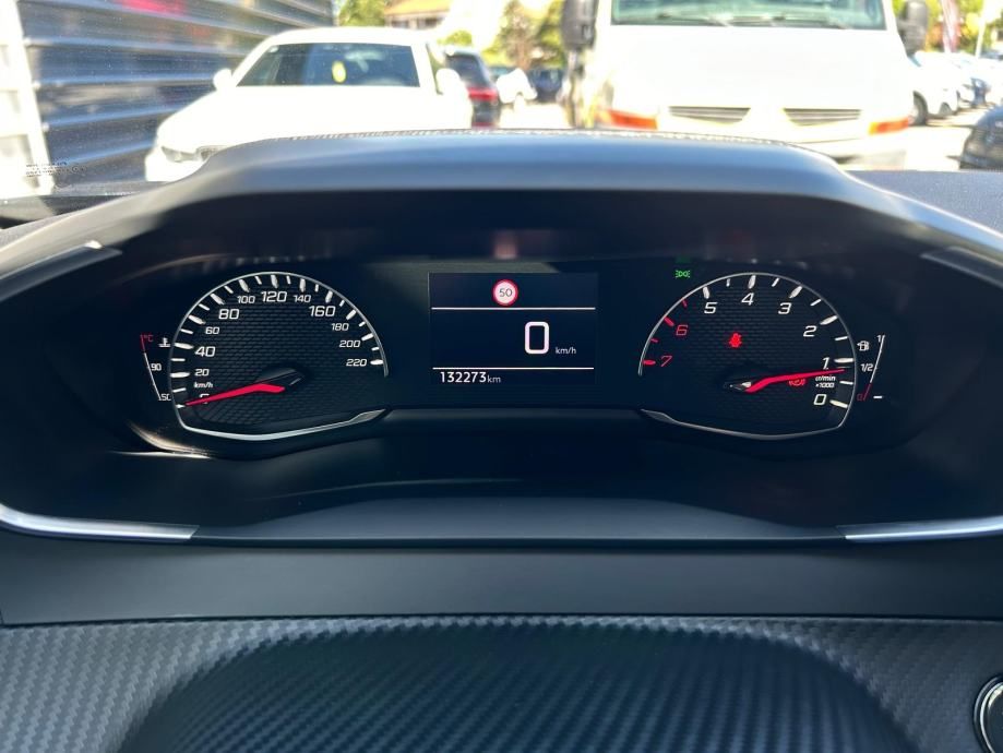 peugeot 2008 allure - hdi - 2022 - 130.000km - navi - reg 1 god !!! - slika 17
