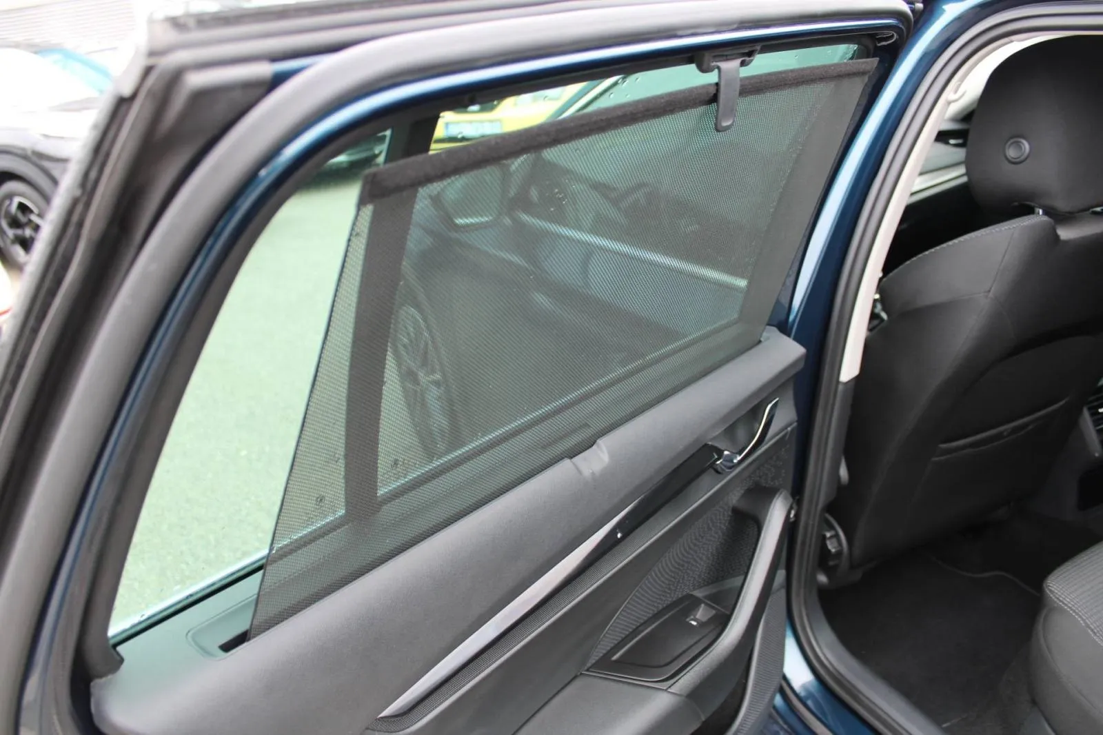 škoda octavia combi 2.0 tdi *panorama, led, navigacija, kamera* - slika 14