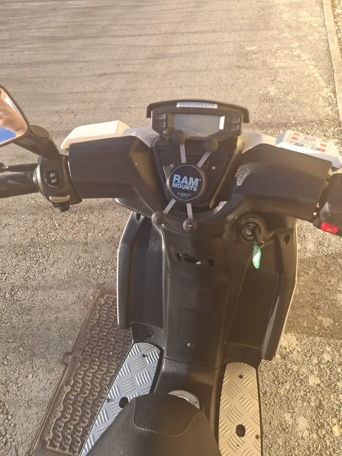 skuter 49ccm peugeot 2019 speed fight i kaciga - slika 4