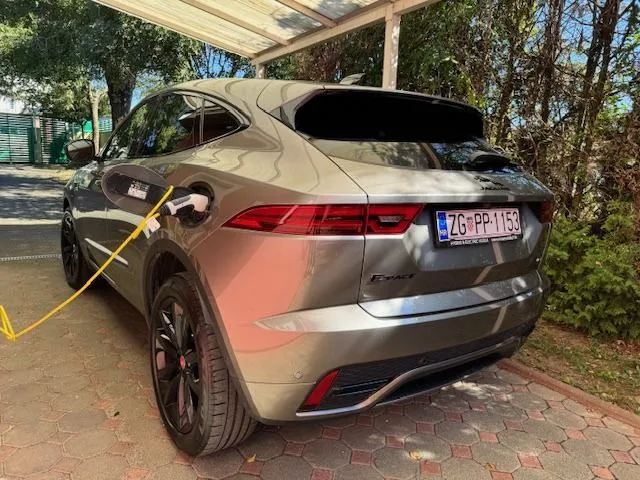 jaguar r-dynamic plug in hybrid 309ks benz+electric 4x4-pametna kupnja - slika 2