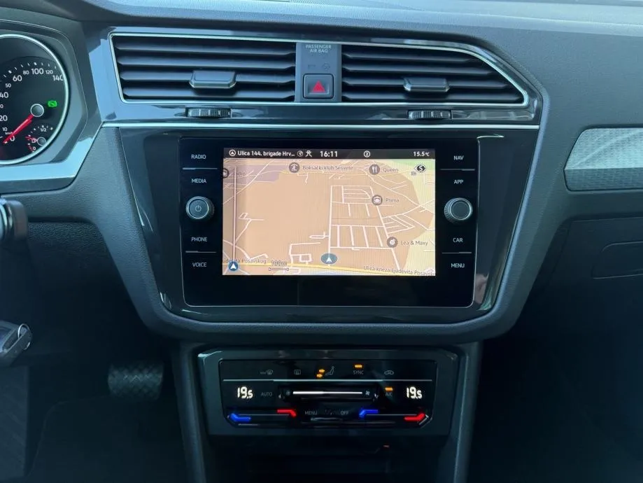 vw tiguan 2,0 tdi dsg °navi°adaptivni tempomat°leasing bez učešća° - slika 14