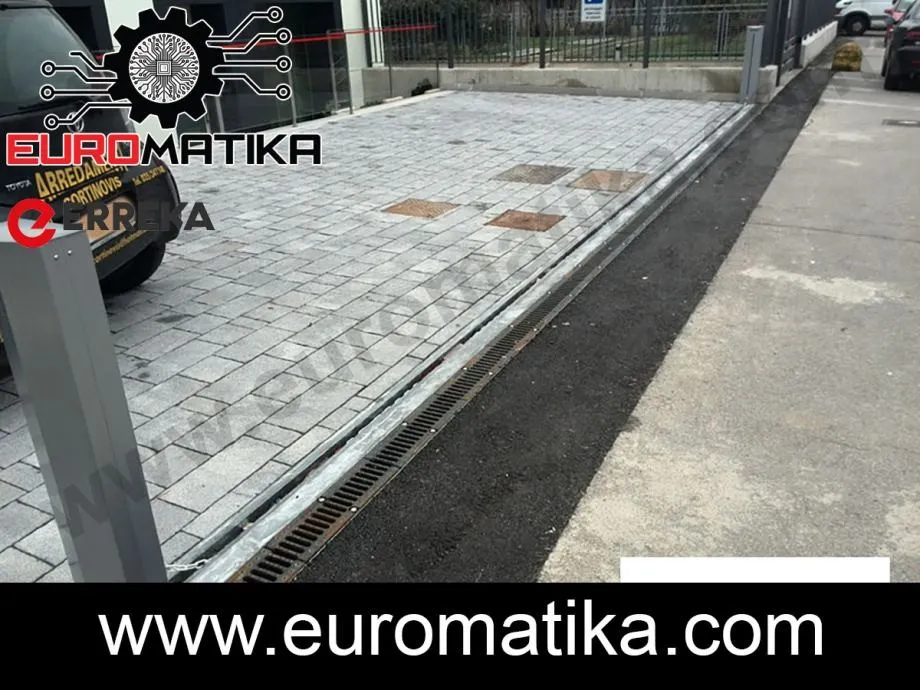 Erreka Omni 8m lančana barijera za ulaze, parking i privatni prostor - Split