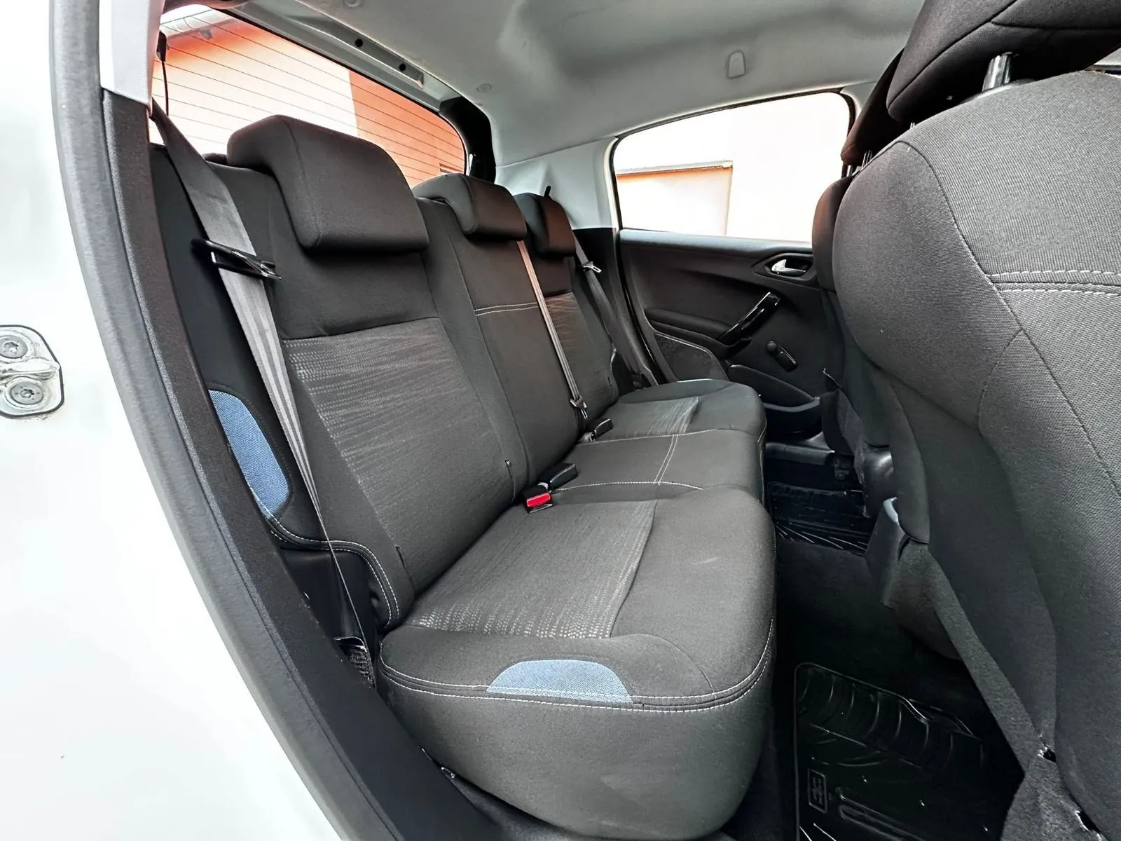 peugeot 208 1,2 puretech •2019.g.•navi•leasing 6 godina• - slika 10
