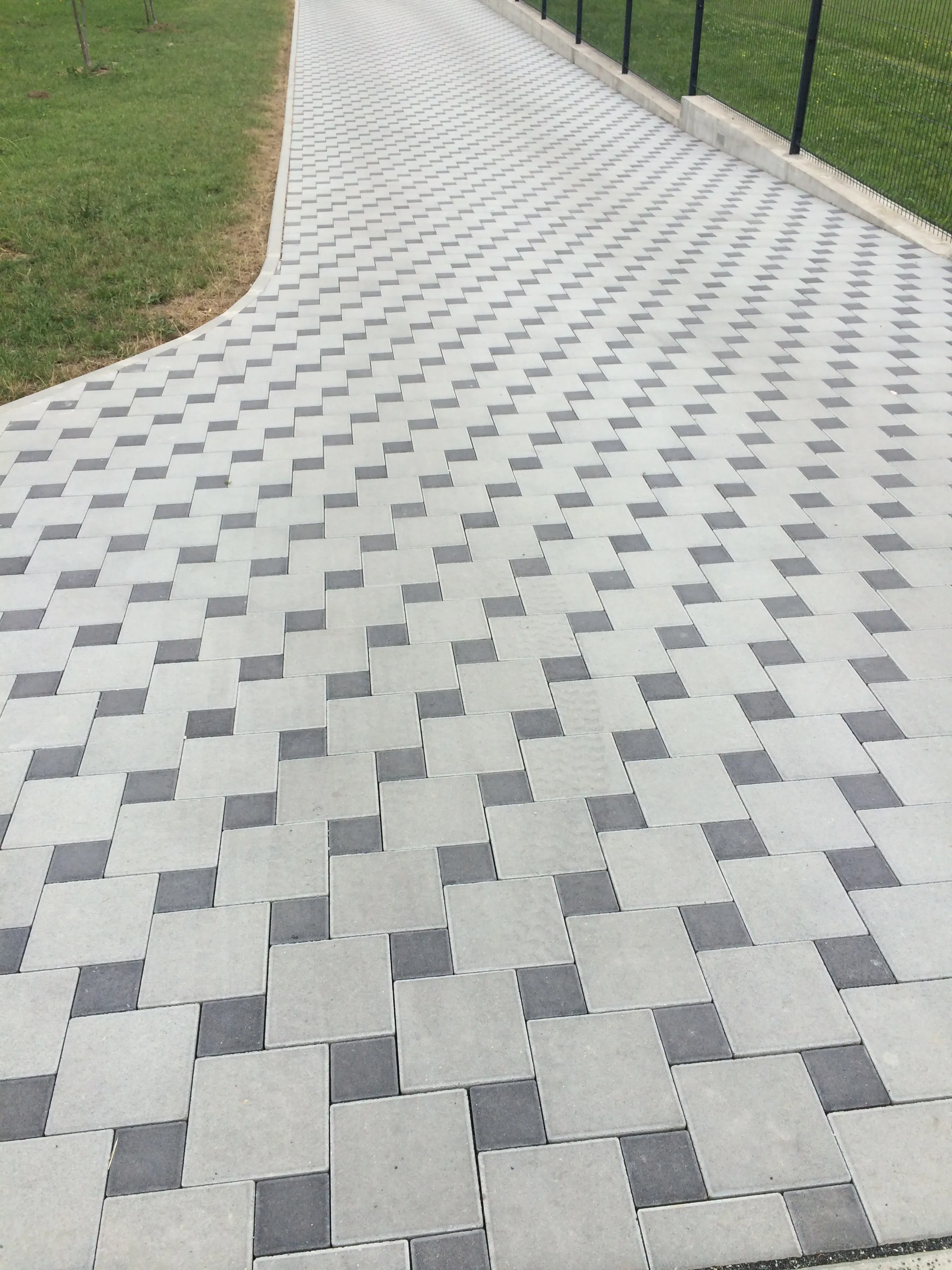 betonski opločnici / kocke - slika 2