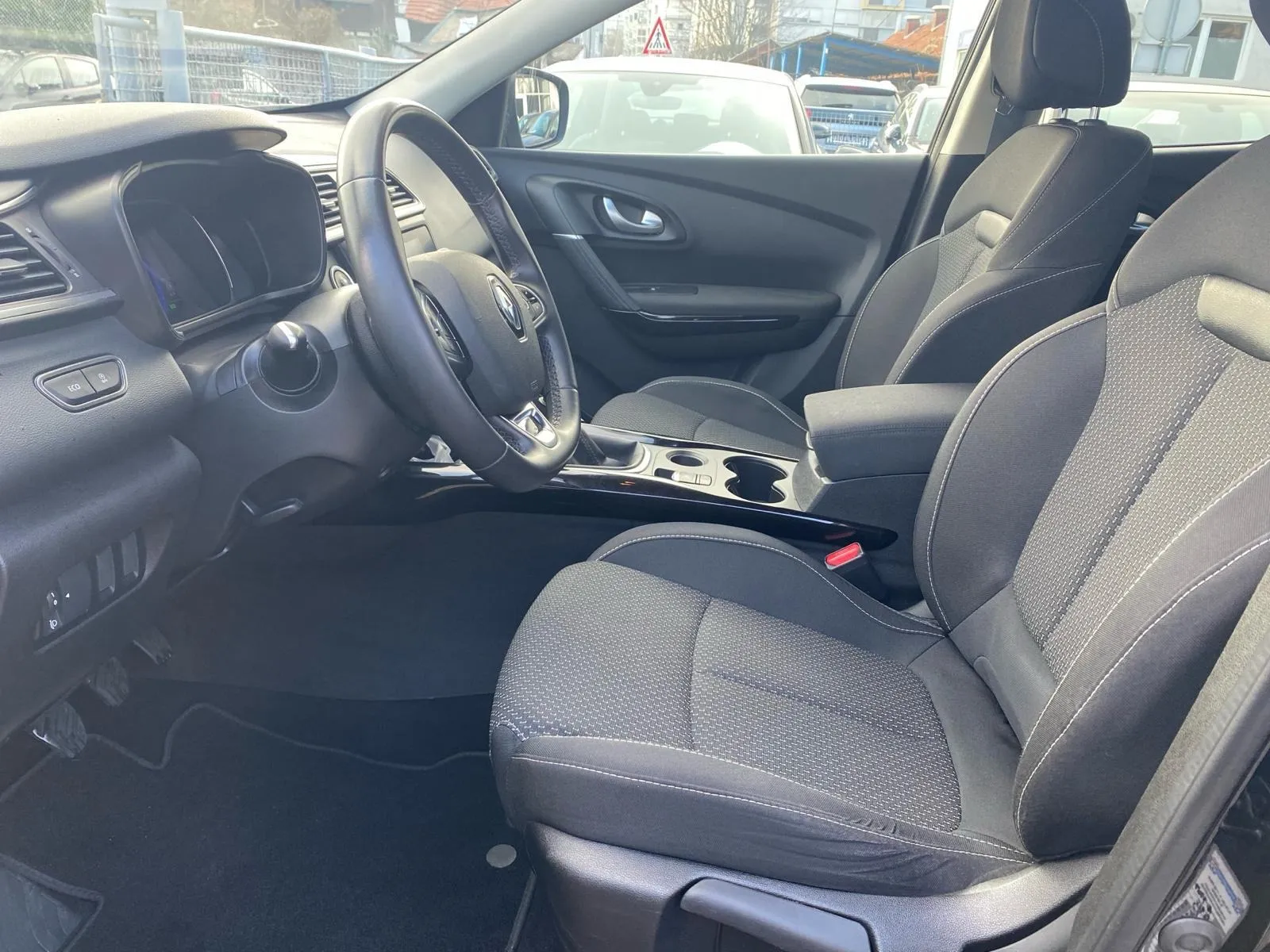 renault kadjar dci 115 kamera, keyless, navigacija, 4x garancija!!! - slika 16