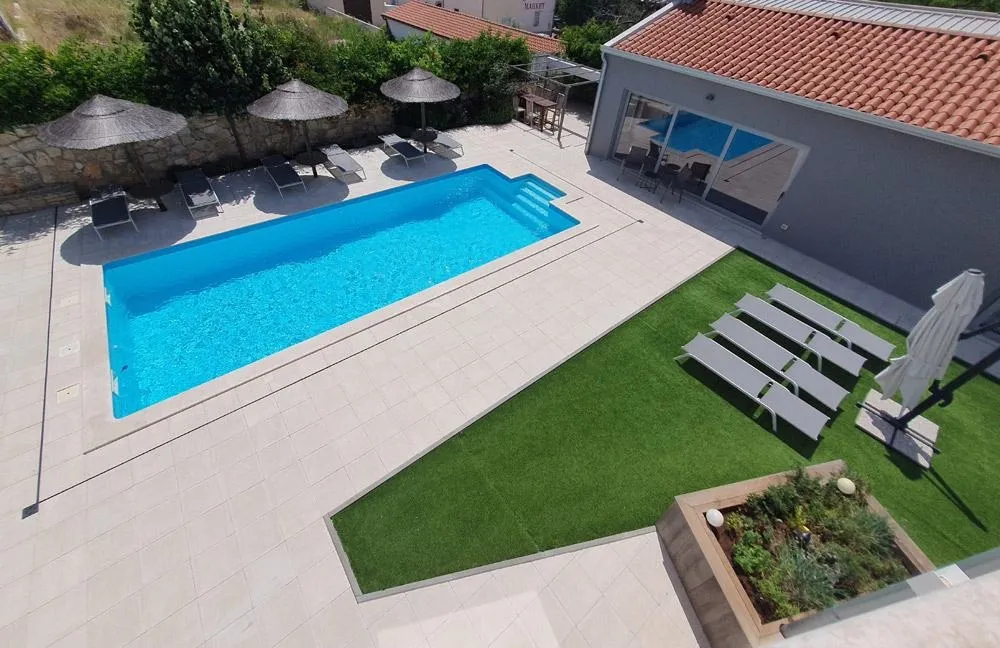 kuća: poreč, 349 m2, villa s bazenom, ljetnom kuhinjom, dupla garaža - slika 3