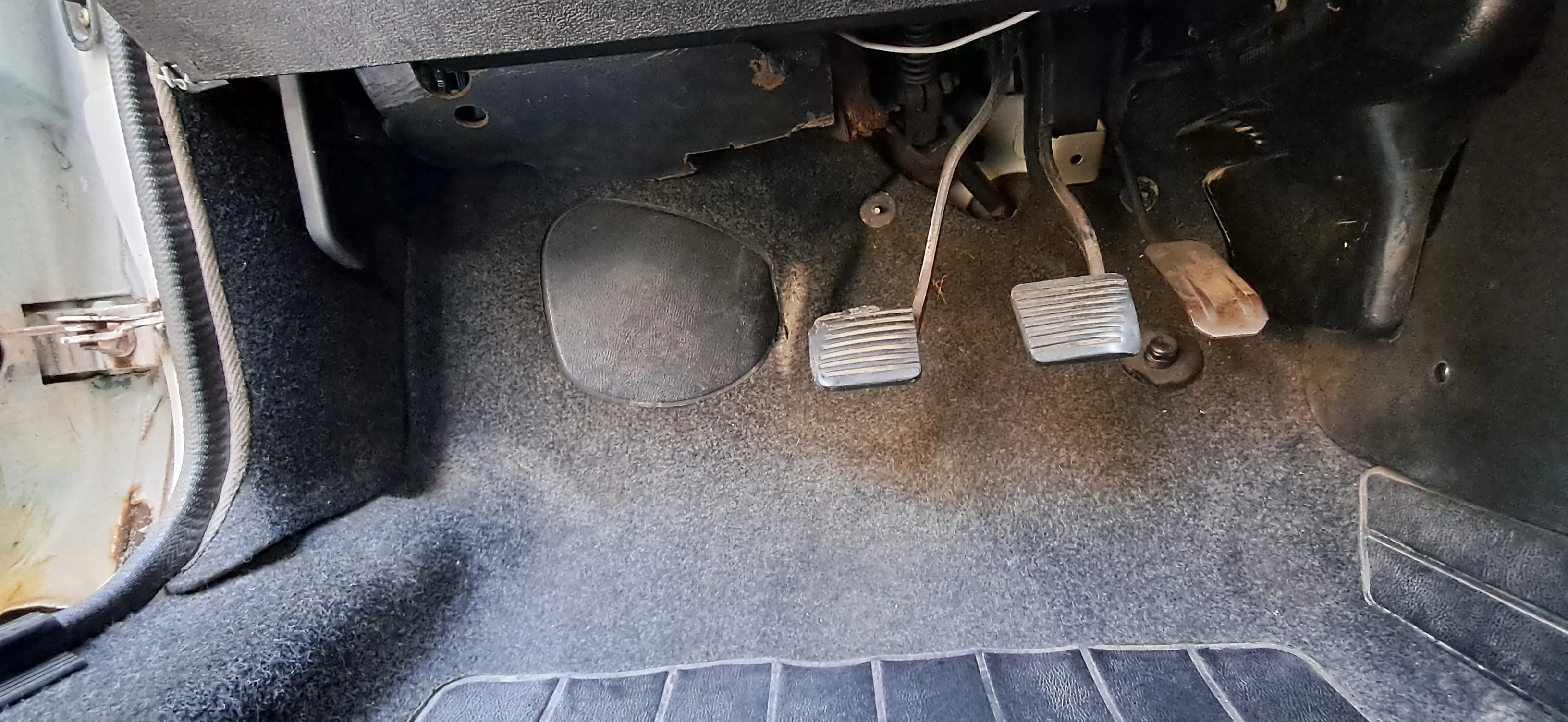 golf i d, 1.6, 40 kw, tas, 236.600 km, 2. vl., oldtimer, reg. 5/2026 - slika 23