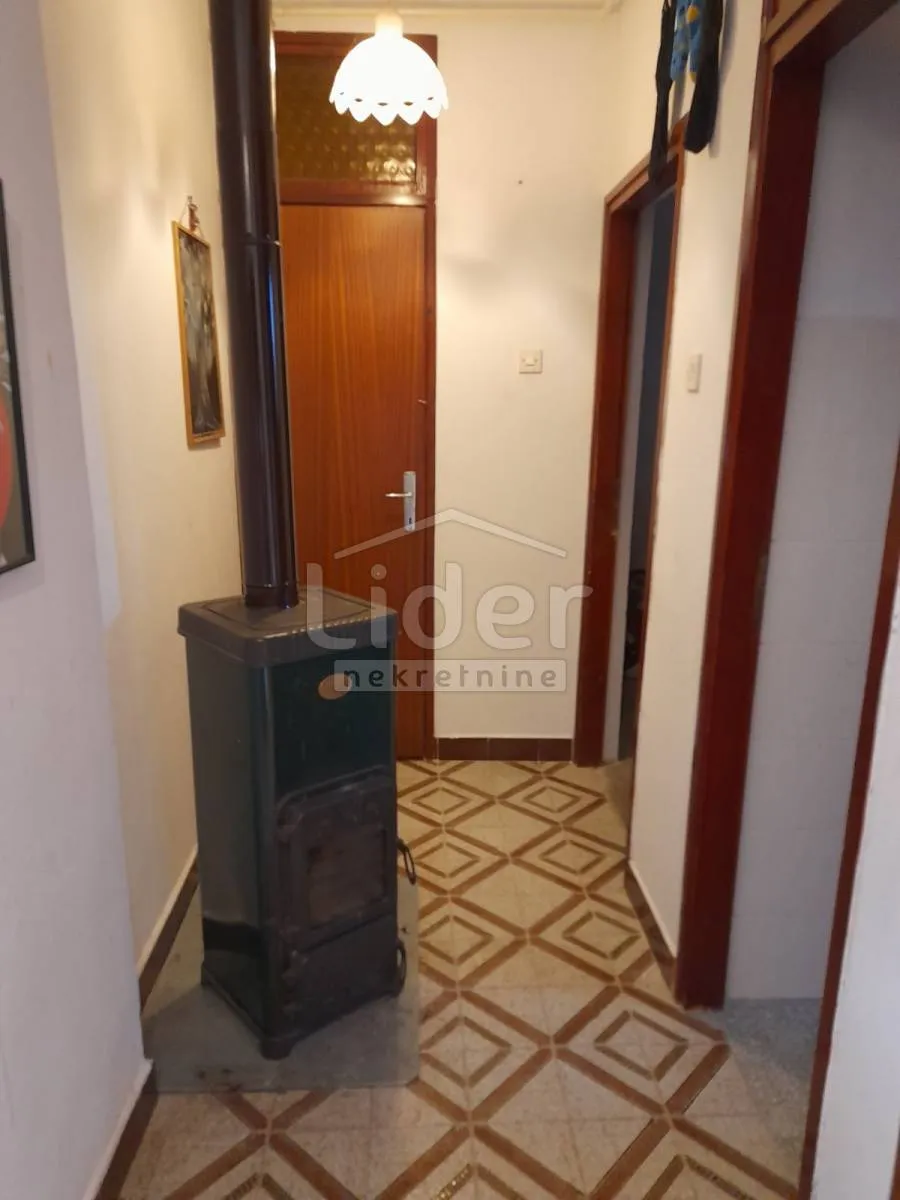kuća sa velikom okućnicom 1.800m2 - slika 7