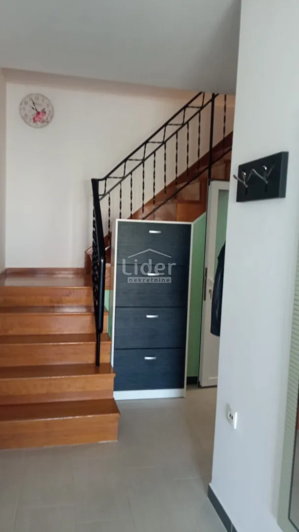 kuća 185m2, 150m od mora + građevinsko zemljište 600m2 - slika 9
