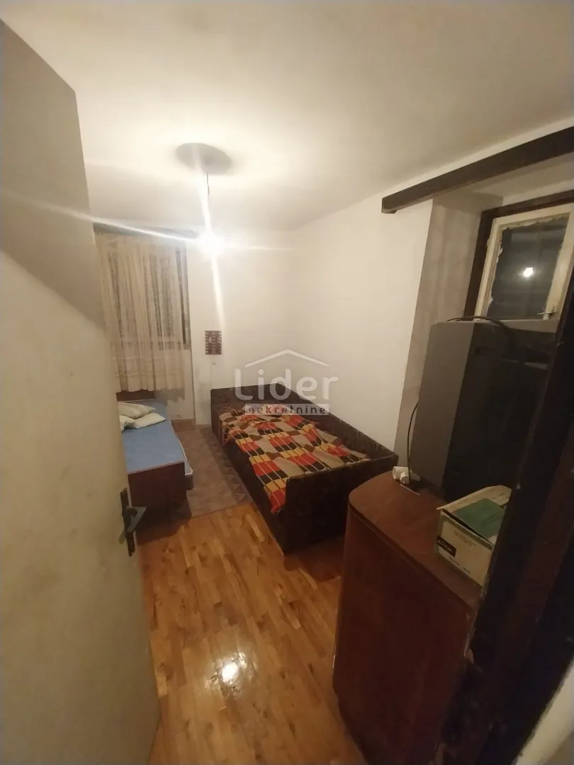 pag, centar, kuća 212 m2, 250.000 € - slika 18