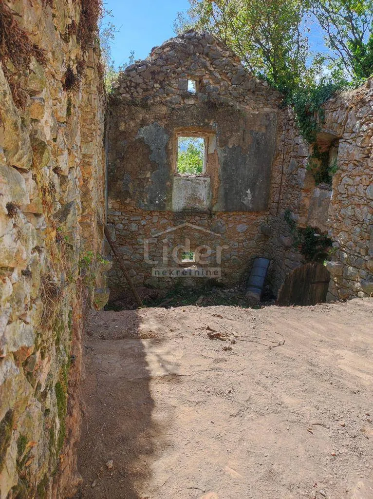 hreljin ruševina na zemljištu od 1665 m2 - slika 5