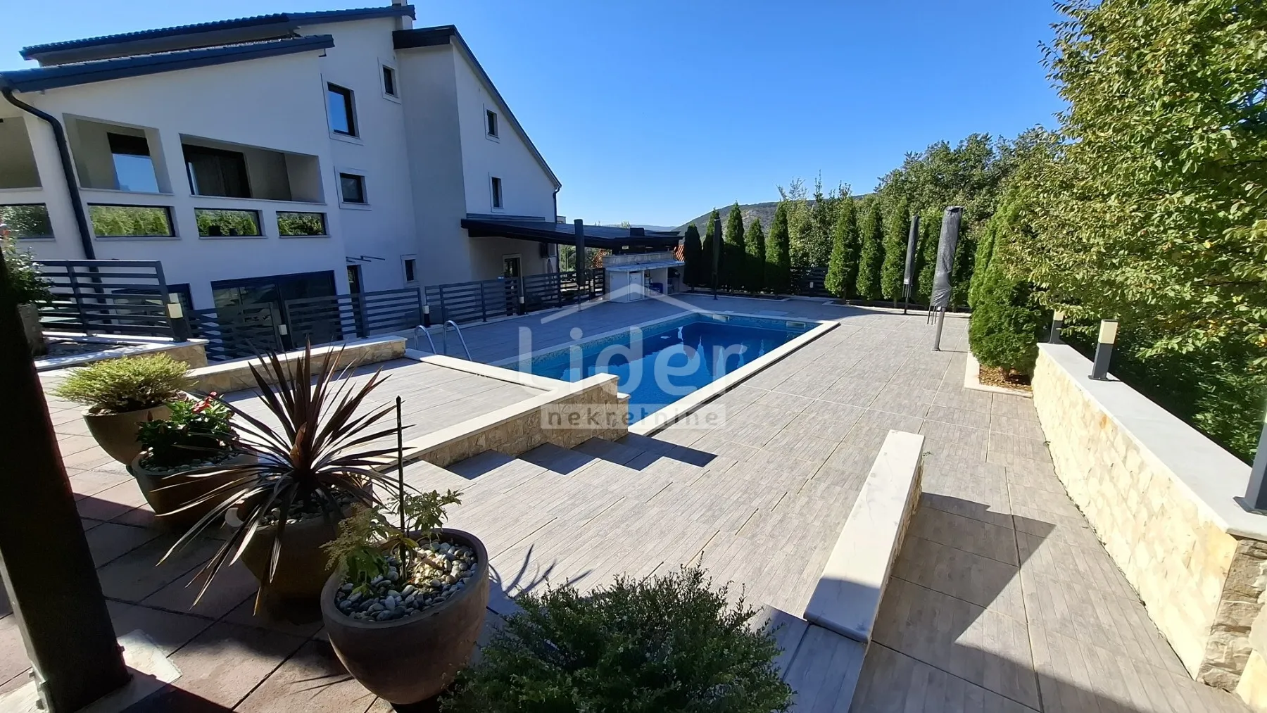 Vila s vanjskim i unutarnjim bazenom,saunom ,Crikvenica
