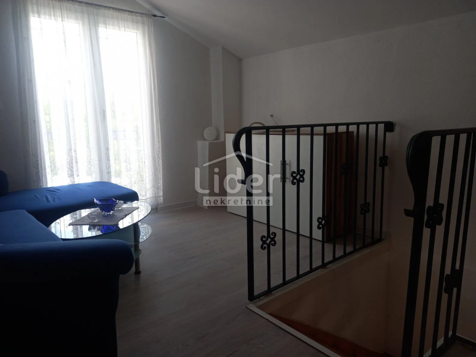 jušići četiri manje kuće s okućnicom i dvorištem - slika 34