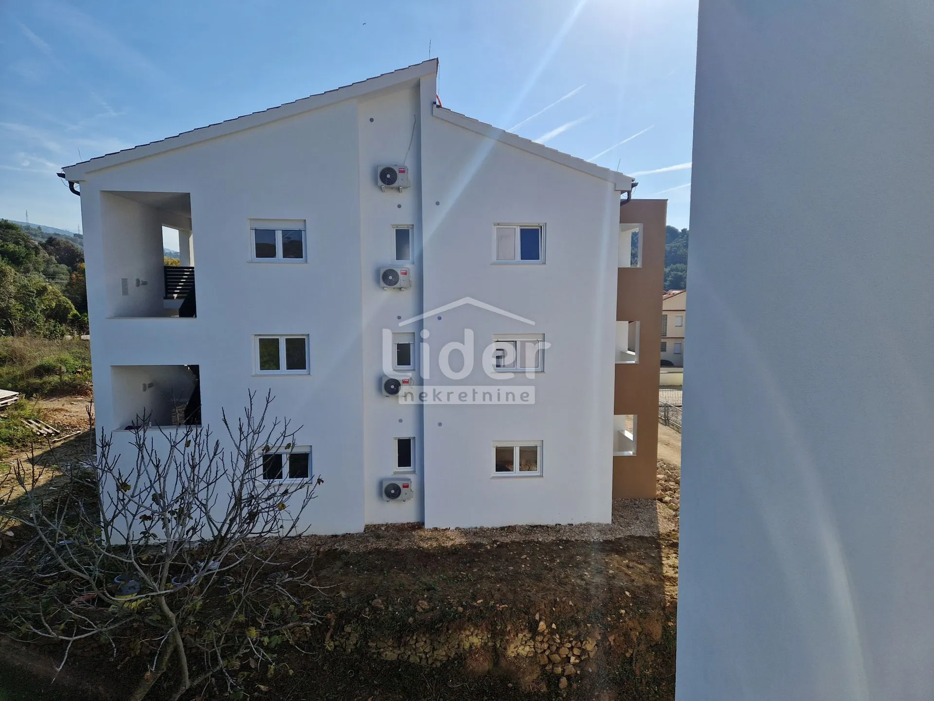 apartman u palitu sa velikom krovnom terasom - slika 17