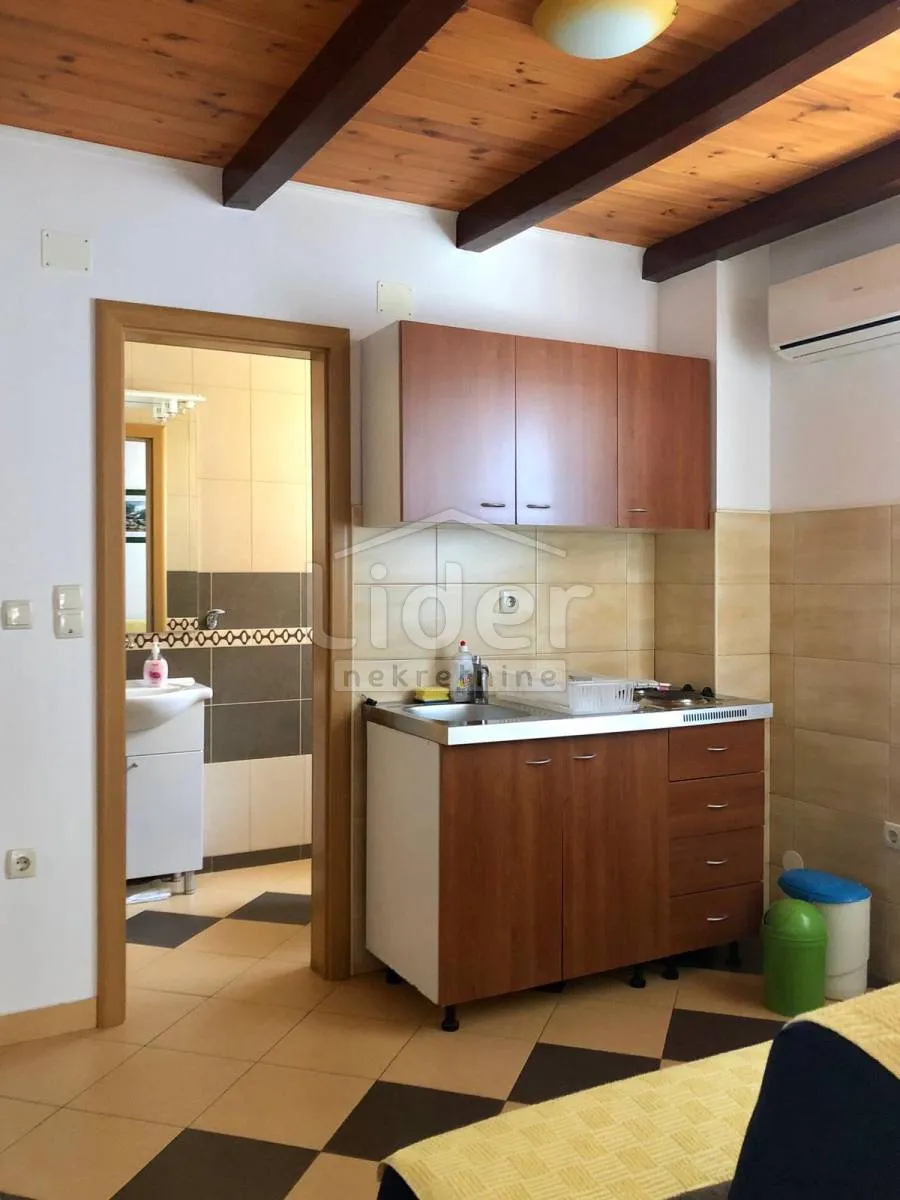 lopar, san marino, apartmanska kuća s restoranom - slika 16