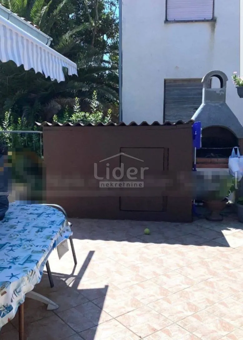 mali lošinj kuća s tri stana - slika 4