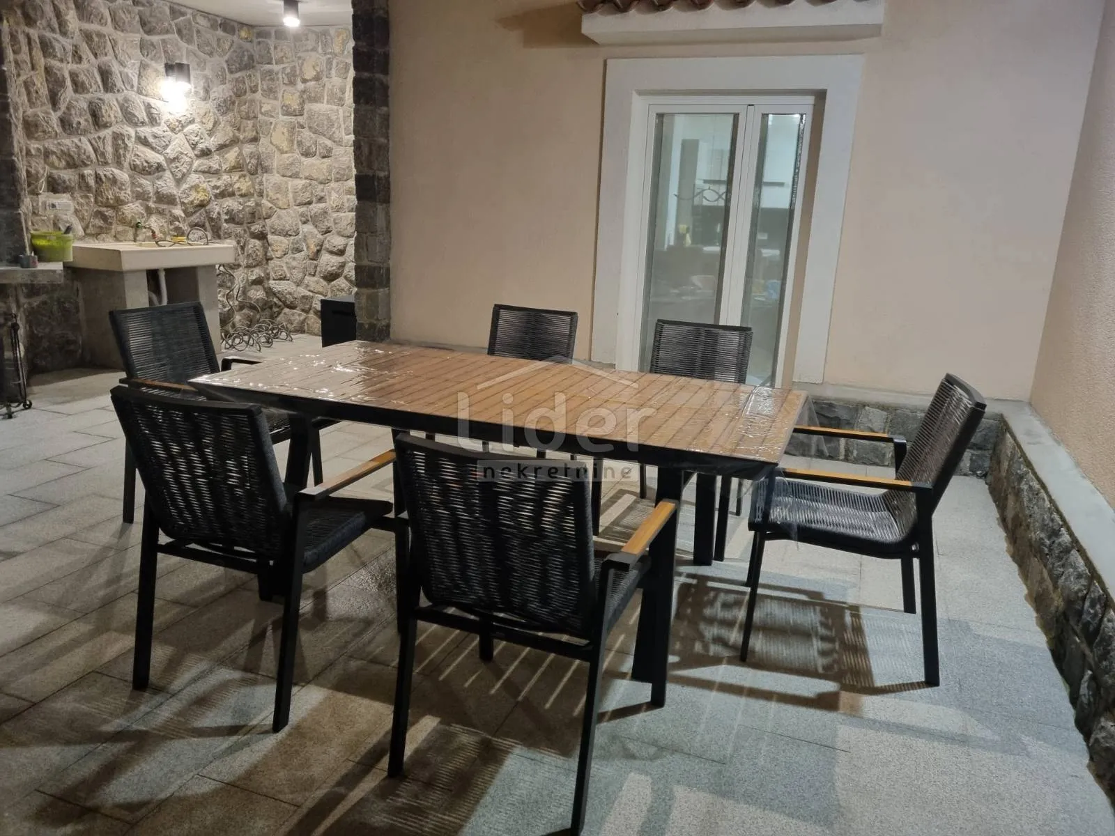 samostojeća kuća sa bazenom- matulji - slika 8