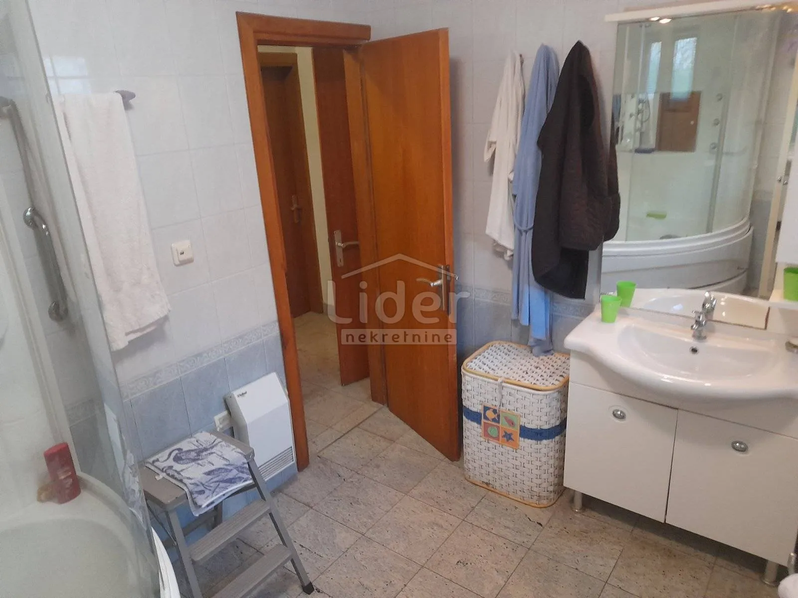 trosoban stan u dramlju, 111.55m2 - slika 18