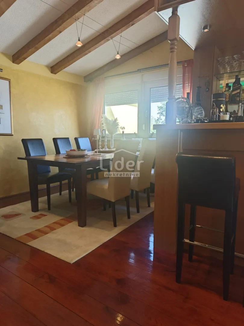 opatija- vila s predivnim pogledom i bazenom - slika 26