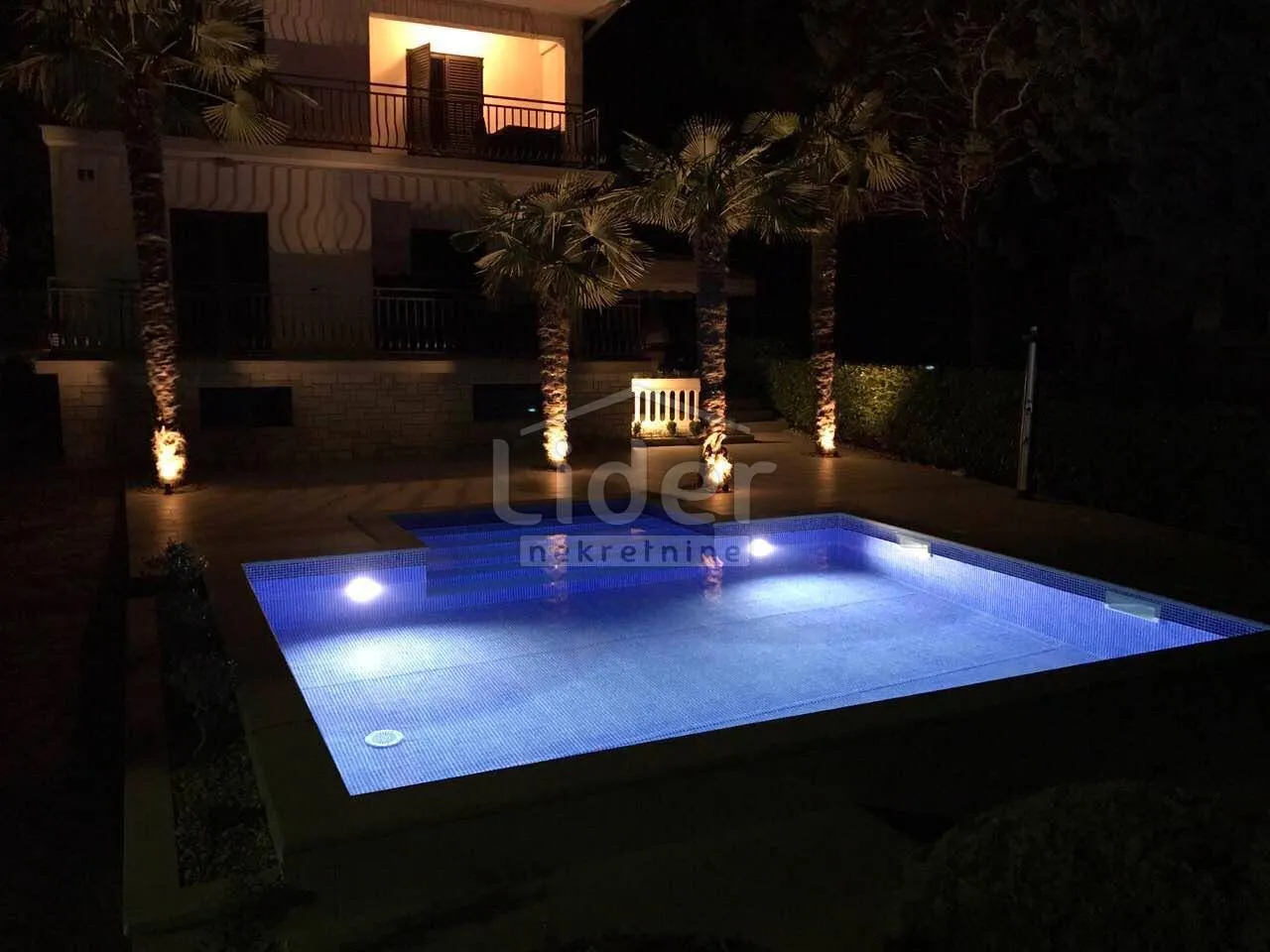 malinska, kuća p+1, 150m2, 577m2 okućnice, bazen - slika 20